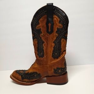 SOLD Corral Boots Women Brwn Blk